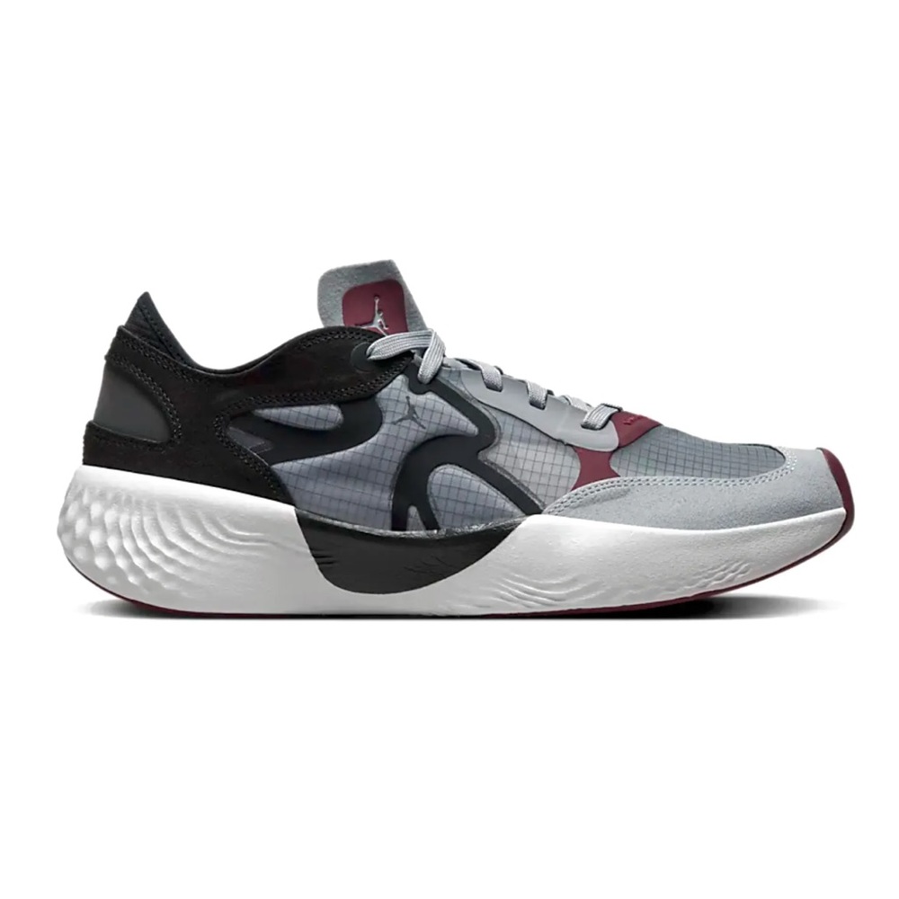 Jordan Delta 3 Low
Black/White/Cherrywood
Red/Wolf Grey
Men's Shoes
DN2647-001 - Picture 3 of 16